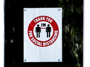 Photo of social distancing sign