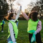 Photo of teenage volunteers